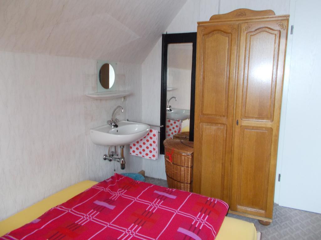 Gaststatte Und Pension Skiklause Klingenthal Dış mekan fotoğraf